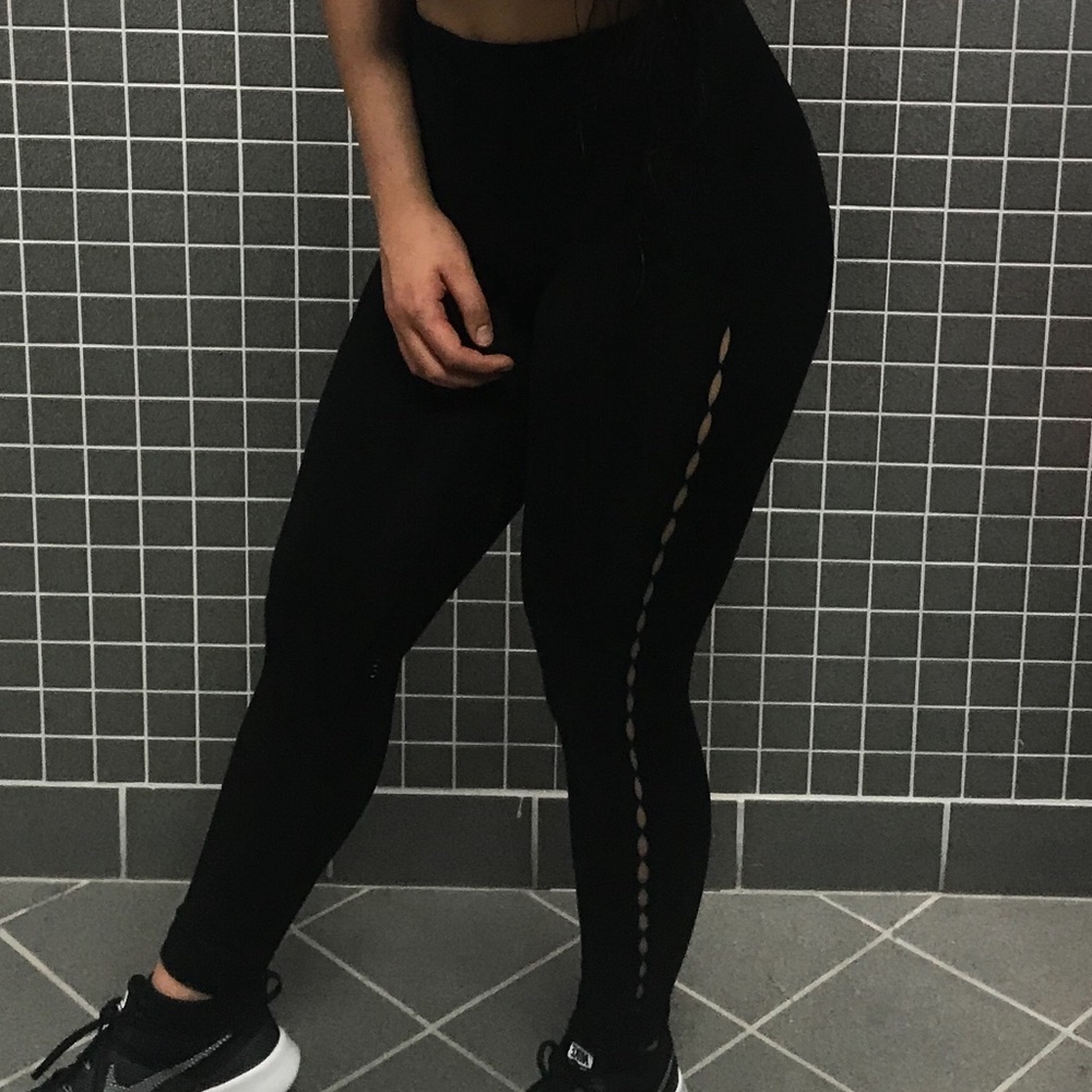 SIDE SLIT WORKOUT LEGGINGS